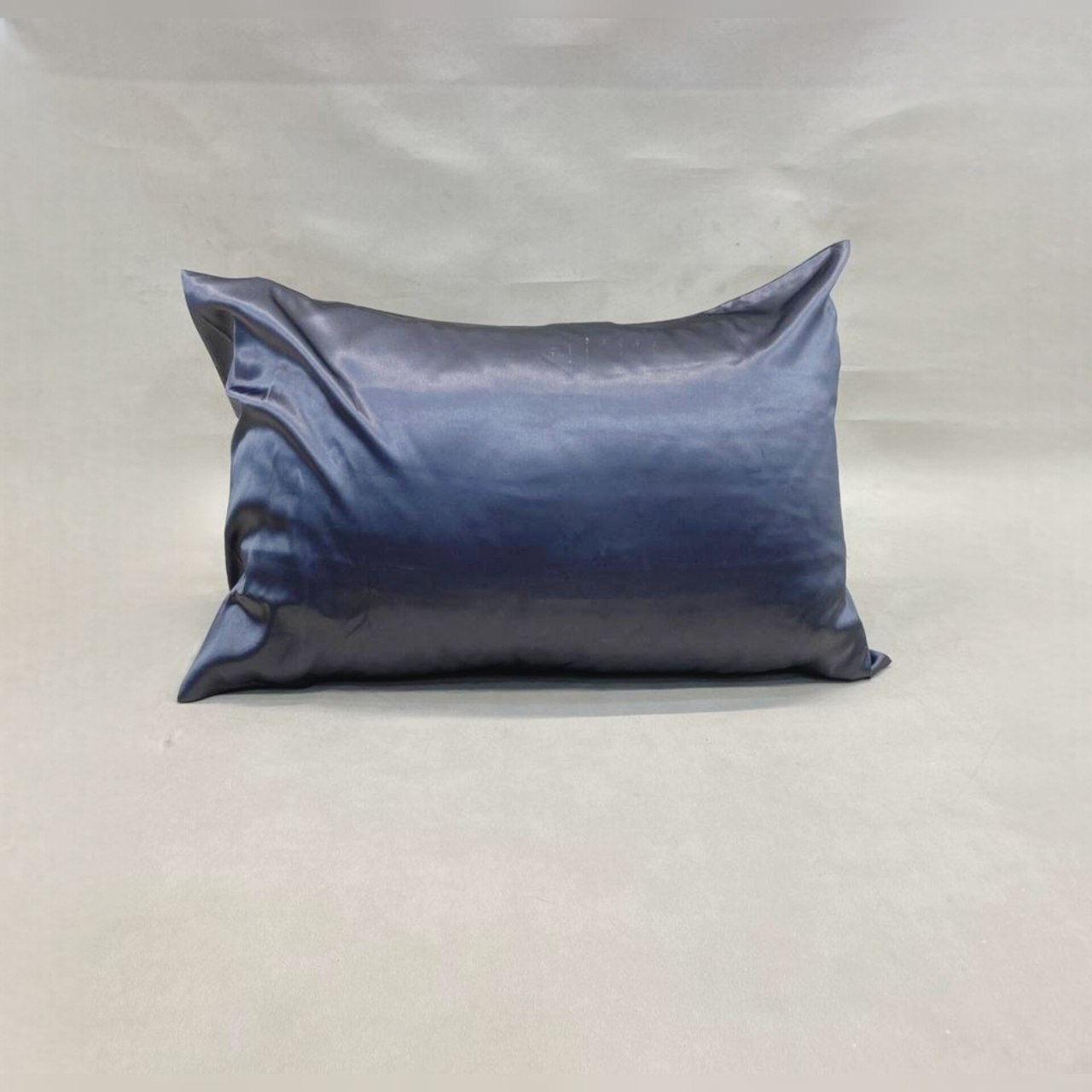 روبالشی ساتن ساده ذغالی